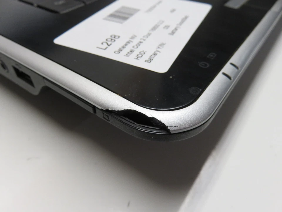 Portátil Gateway NV7802u Intel Core 2 Duo T6600 4 GB de RAM sin disco duro ni batería Foto 3 de 4