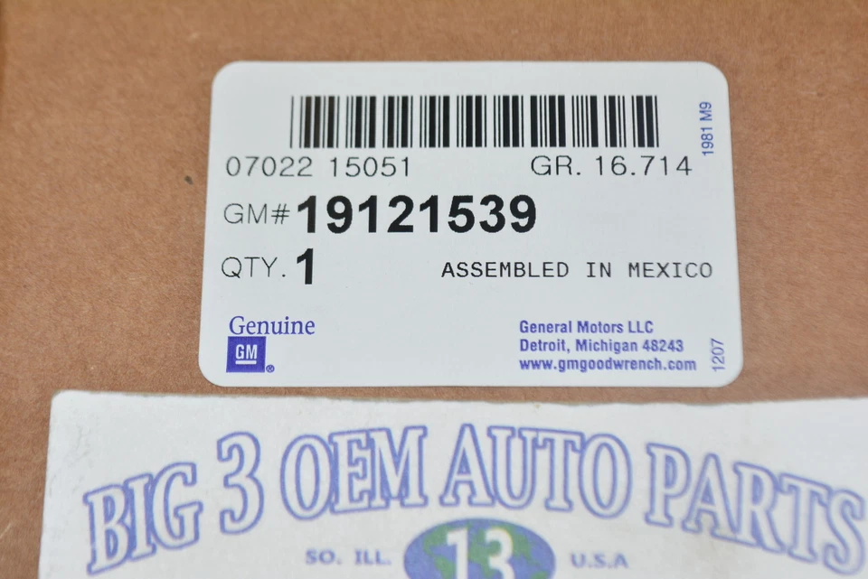 Chevrolet Tahoe GMC Sierra Cadillac LH Driver Side Seat Belt Kit new OE 19121539 - Image 4 of 4
