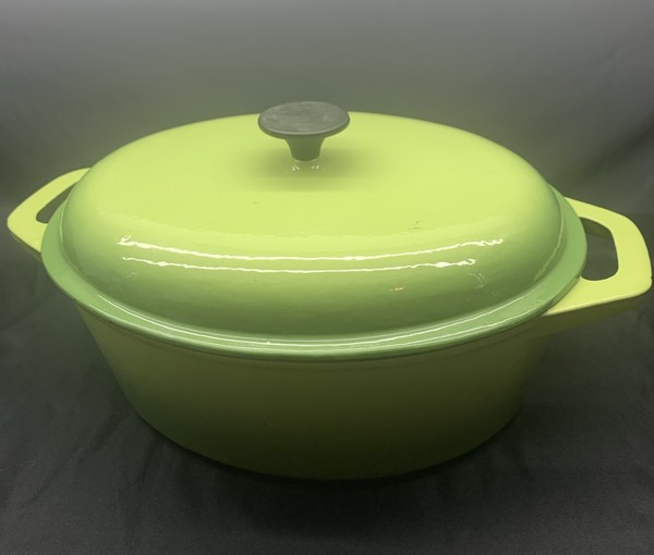 Horno holandés retro verde esmaltado 6 cuartos verde radiante. Mercado Mundial.