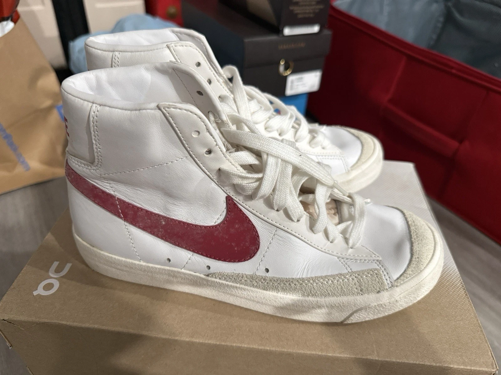 Blazer Nike '77 bianco e rosso taglia 6 5 US grande bambino giovane unisex