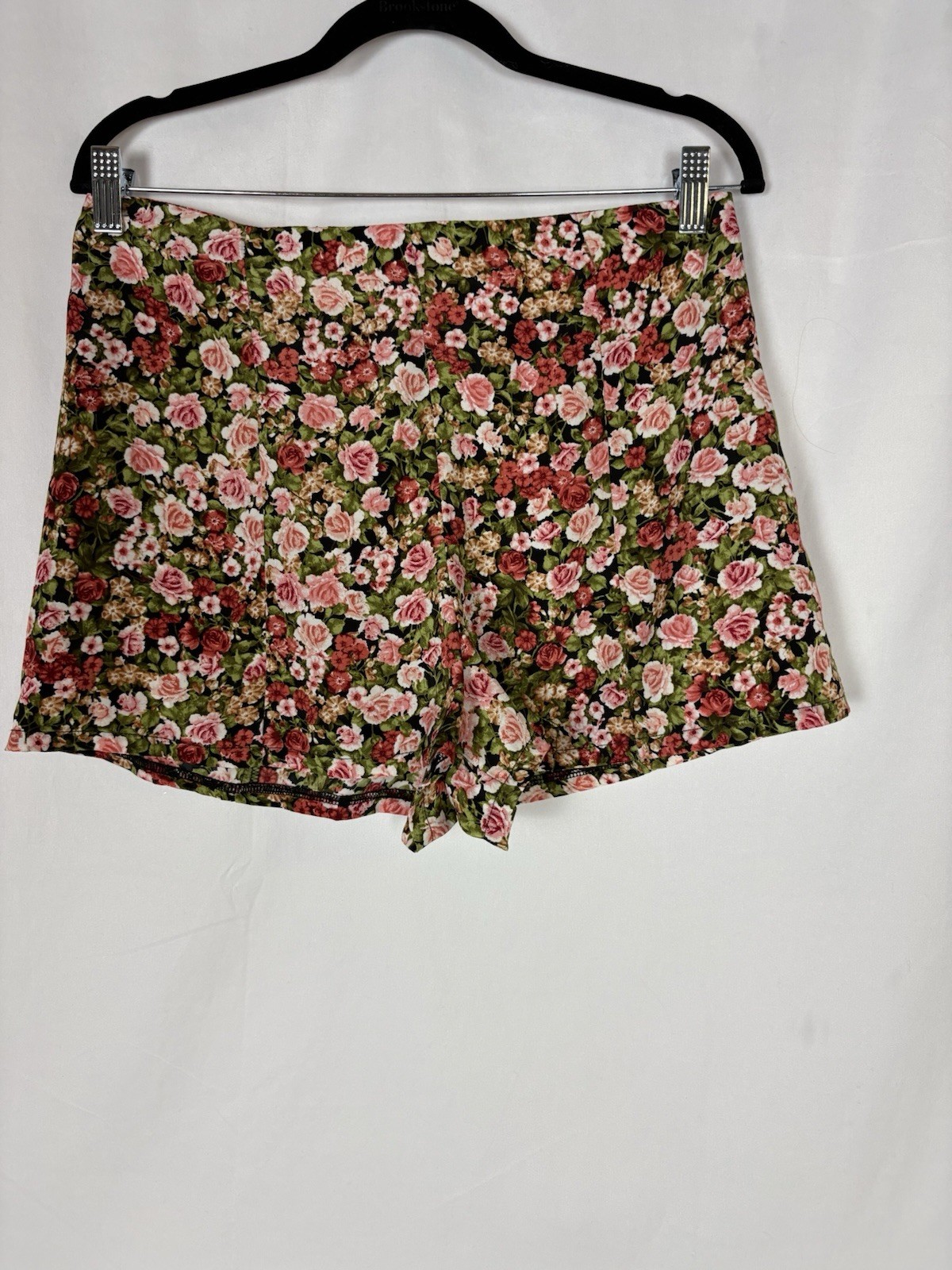 Monteau Los Angeles Women's Floral Print High Waist Shorts Size L
