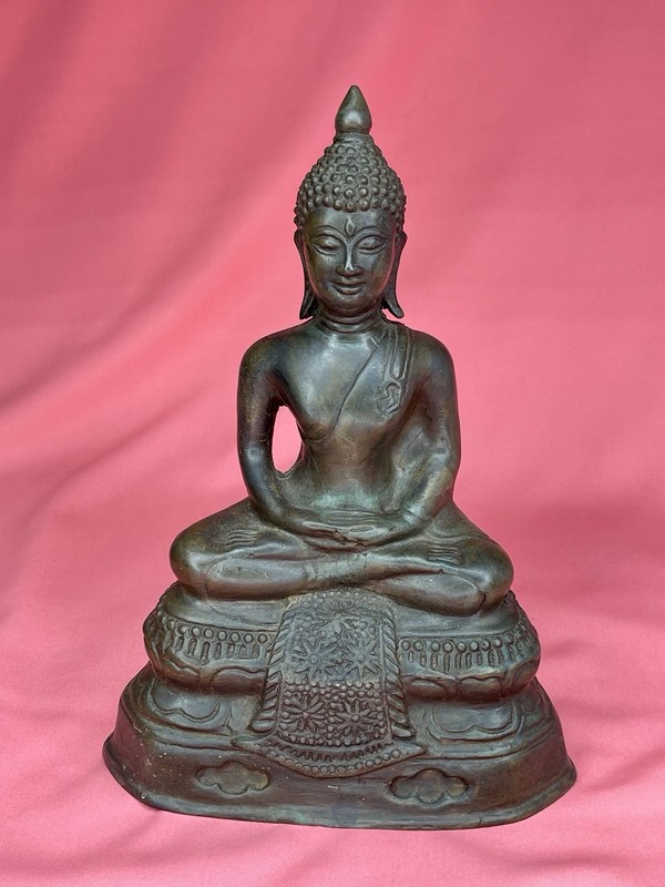 Meditating Bronze Buddha Statue 9 1/2” Tall