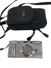 Fujifilm FinePix F700 Digital Camera 6MP Silver with Lowepro Case