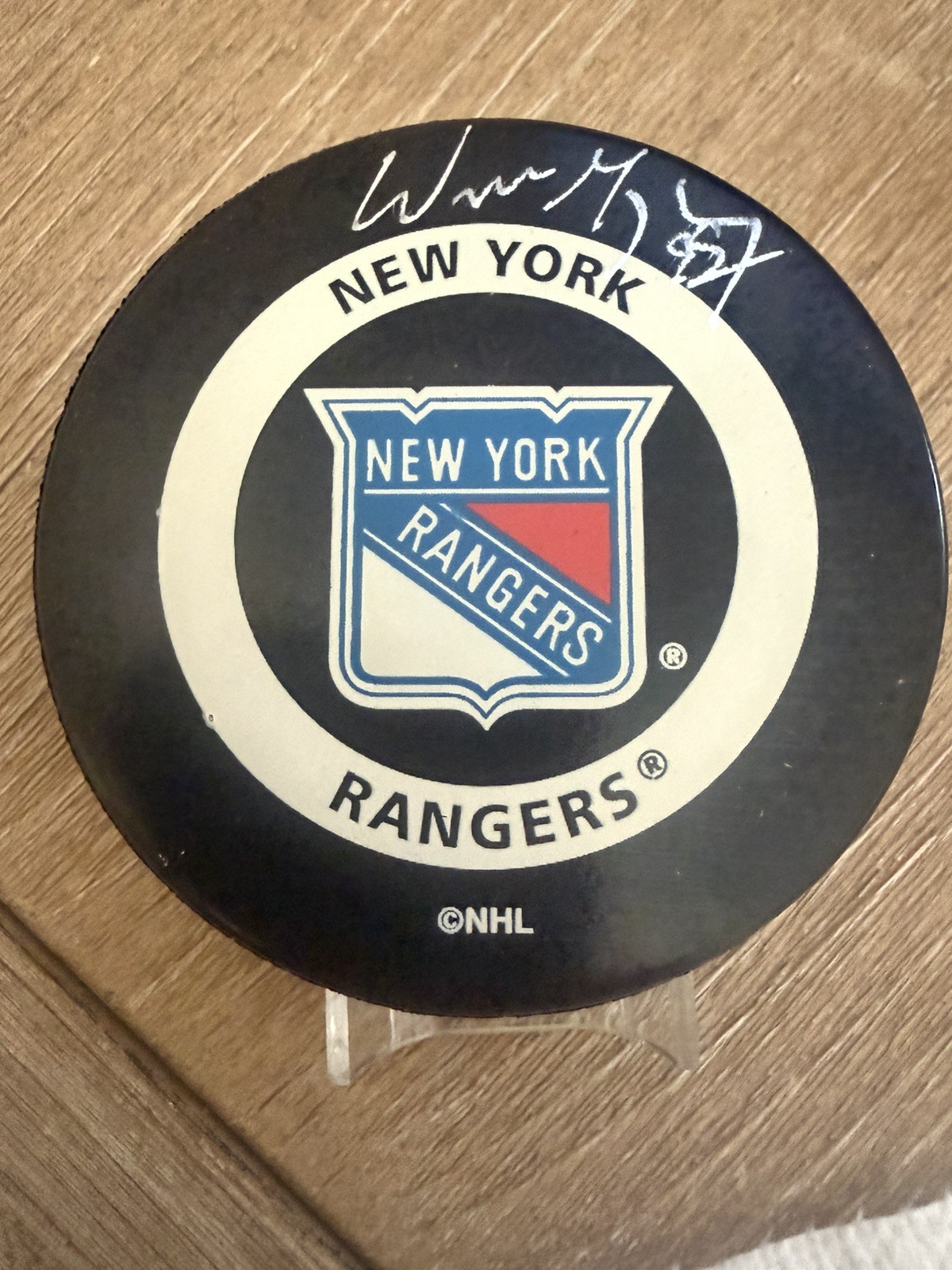 Wayne Gretzky Autograph New York Rangers Hockey Puck PSA/DNA COA BAE58287 Signed view 3