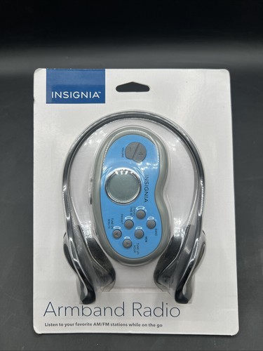 Insignia NS-R5111 Armband Radio AM/PM Digital Tuner Stereo Portable Jogging NEW