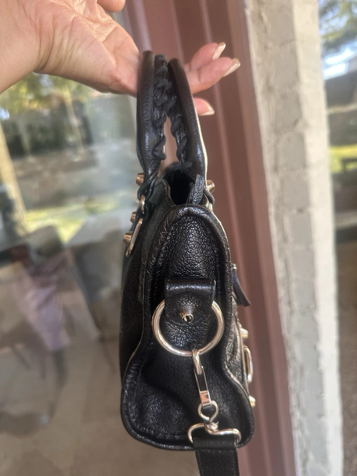 Bolsa Balenciaga de couro preto mini clássica borda metálica cidade - Imagem 4 de 4