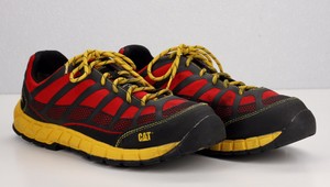 1208 caterpillar mid trail shoes