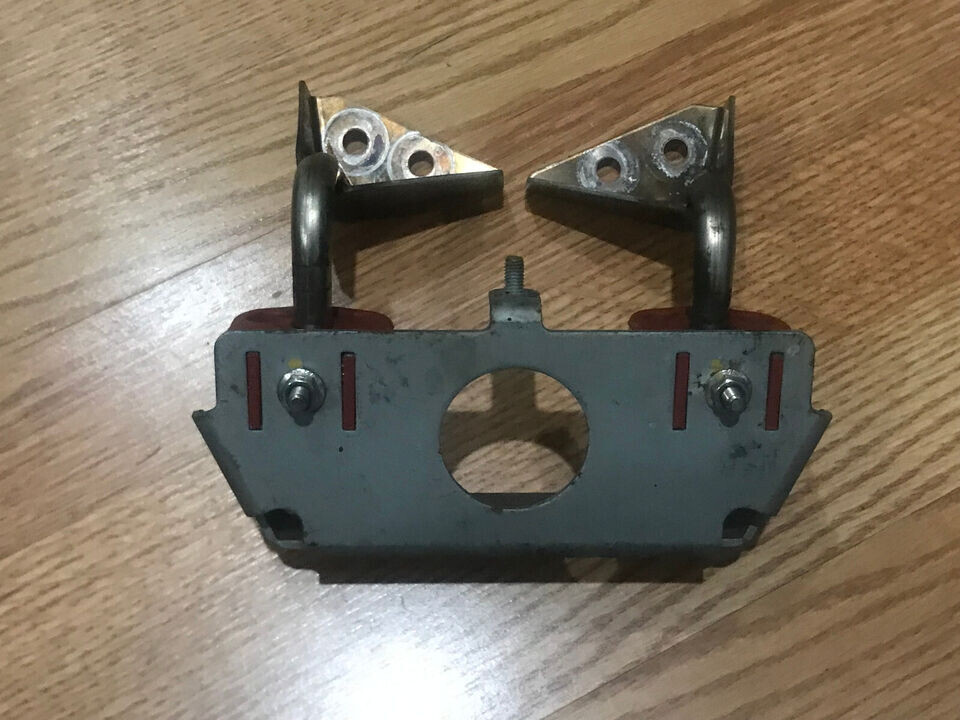 ✝️ FERRARI CALIFORNIA EXHAUST PIPES SUPPORT BRACKET WITH BUFFERS MOUNTS 250765