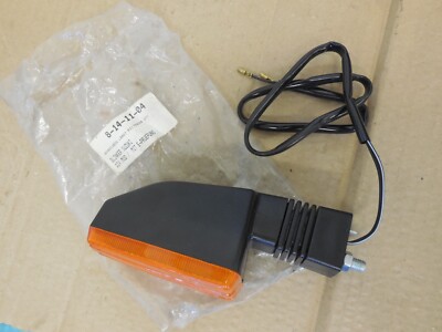Suzuki GSX 550 GSX 750 GSX 1100 ES EF Blinker vorne  kurzer Arm E 13 NOS
