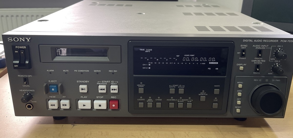 Sony PCM-7030 DAT Studio Professionnel – Pour Pièces (Erreur, En Panne)