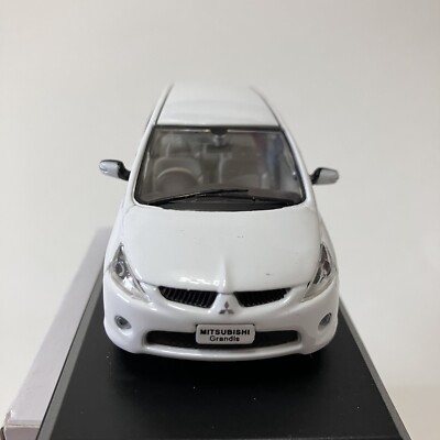 1:43 Mitsubishi Grandis 2003 Diecast Toy Car JDM 03-11 MPV Space