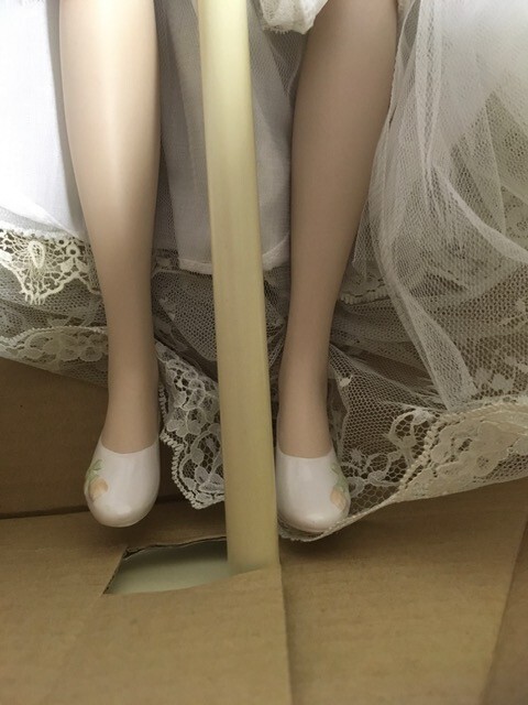 FRANKLIN HEIRLOOM DOLL VICTORIAN BRIDE 22" TALL Bouquet & Brush 1985