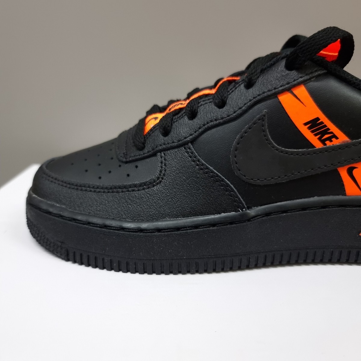 sneakers force 1 lv8 ksa