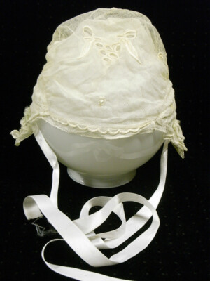   OLD BABY BEANIE BAPTISM THREAD EMBROIDERY LACE TULLE RIBBON HEADDRESS CHILD