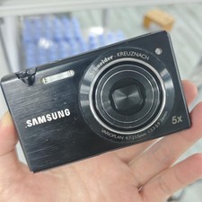 Samsung MV800 16 MP Flip-Out Vlog Compact Digital Camera with Touchscreen