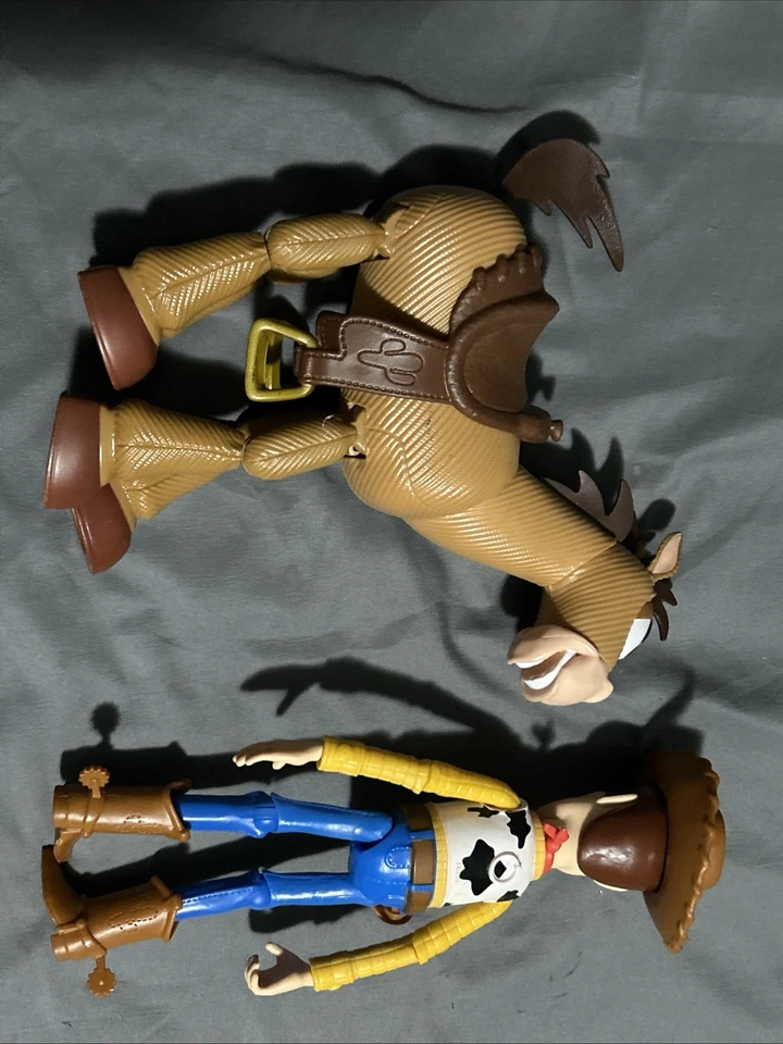 Figura de acción Disney Pixar Toy Story Bullseye 9" Posable 2018 y Woody Foto 2 de 2