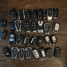 Lot Of 32 Oem Key Fobs Remotes Chevy Gmc Jeep Bmw Toyota Kia Nissan Lot Of 32 Oem Key Fobs Remotes Chevy Gmc Jeep Bmw Toyota Kia Nissan