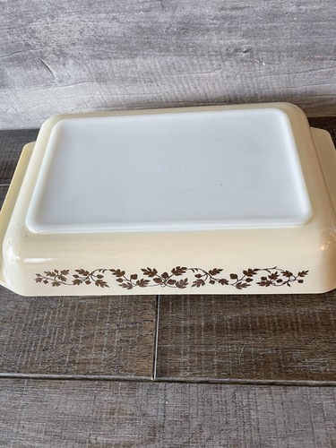 PYREX VINTAGE 1 1/4 QUART SPACE SAVER DISH/casserole GOLD LEAF ACORNS - Picture 5 of 6