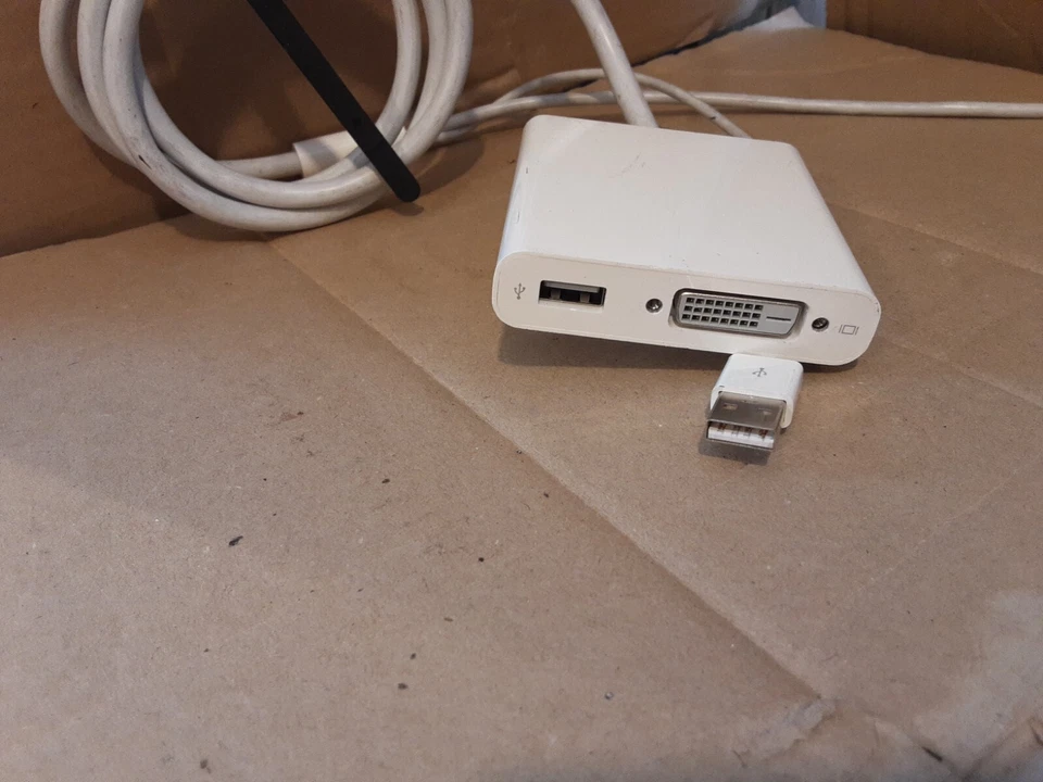 Apple A1306 dual dvi adaptor - Monitor output cable - Image 4 of 4