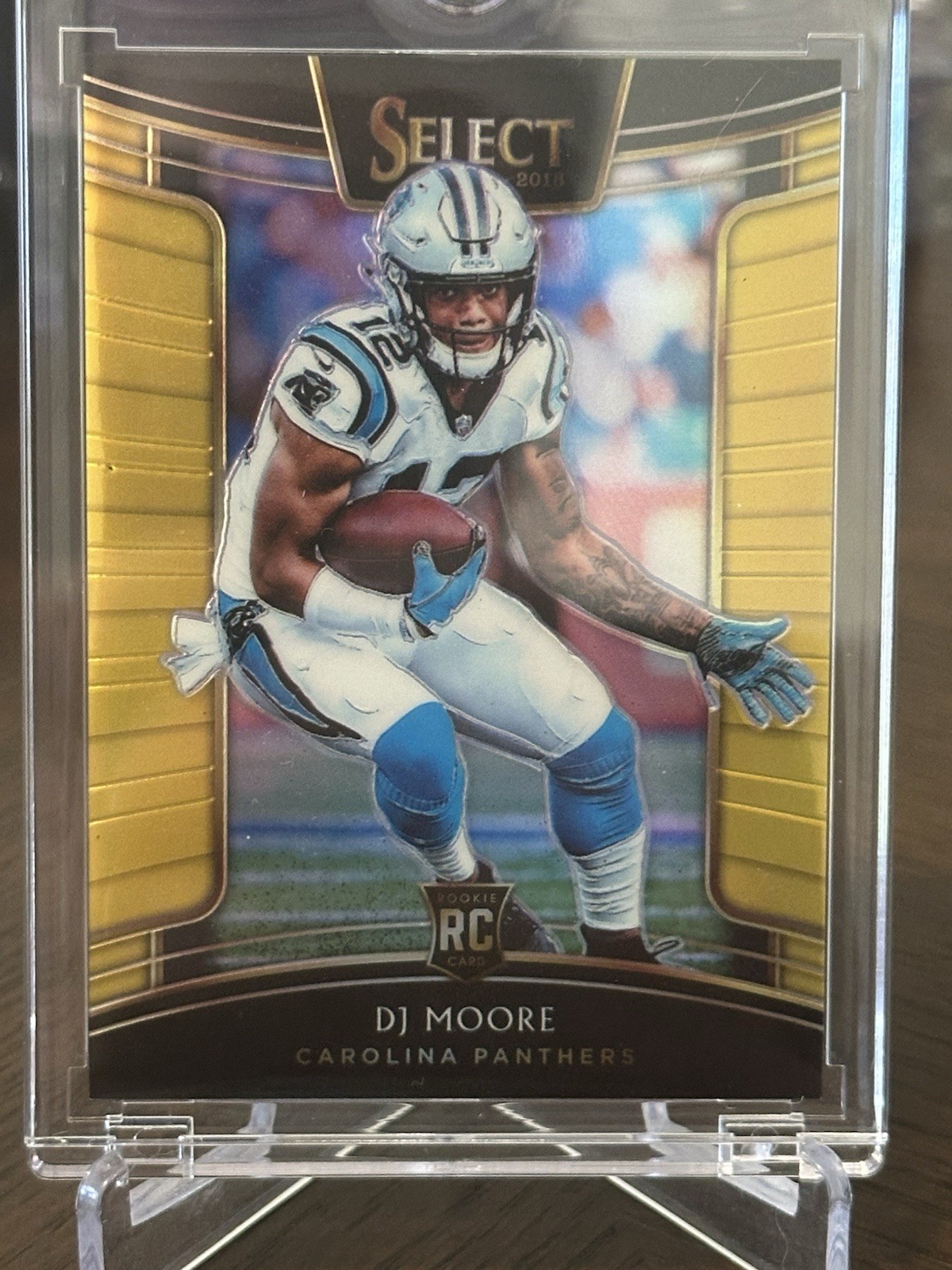2018 Panini Select Concourse D.J. Moore #84 Gold Prizm /10 (RC)