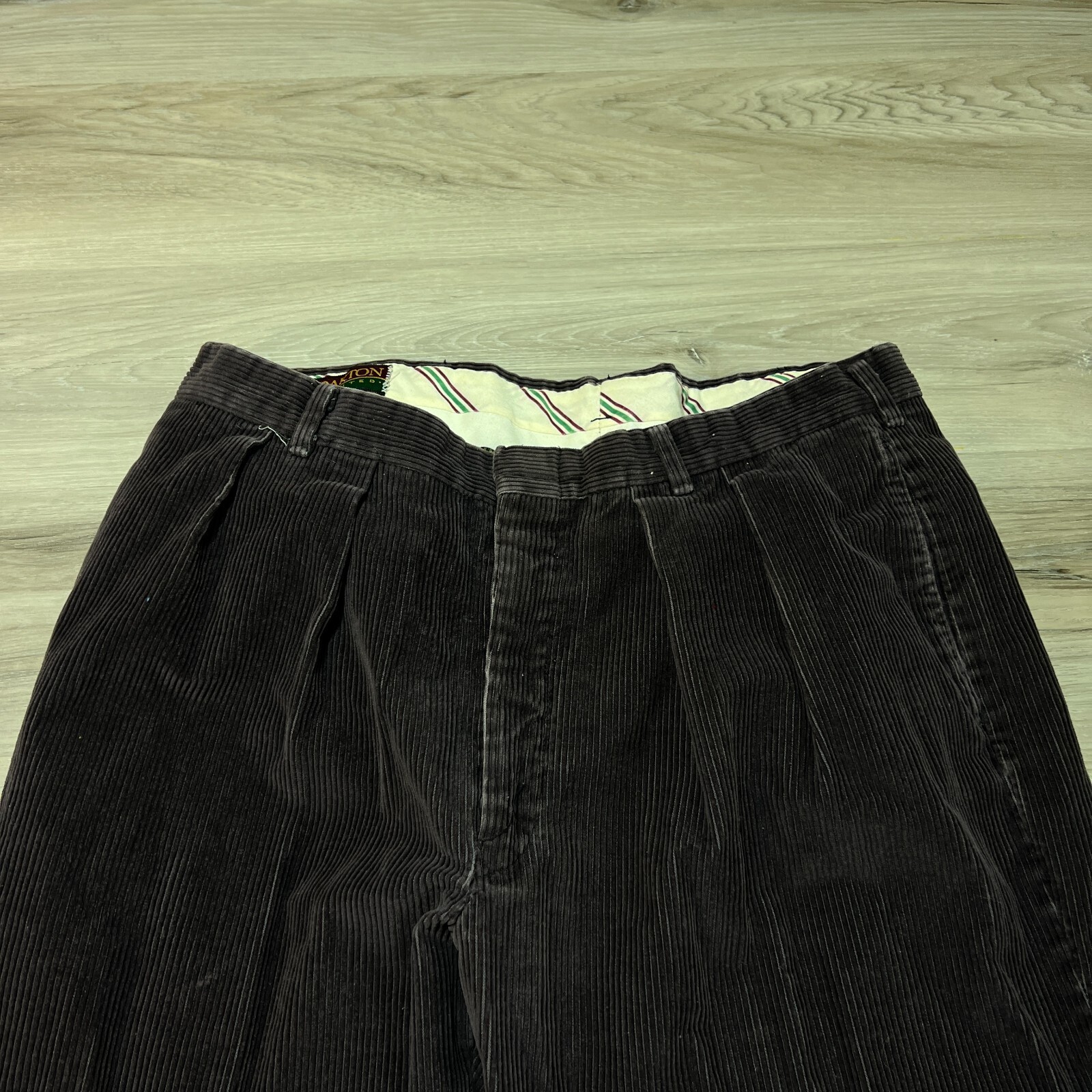 CLUB ROOM Two-pleat Corduroy Pants for Men, Size W32 cotton brown type Vintage Second Hand