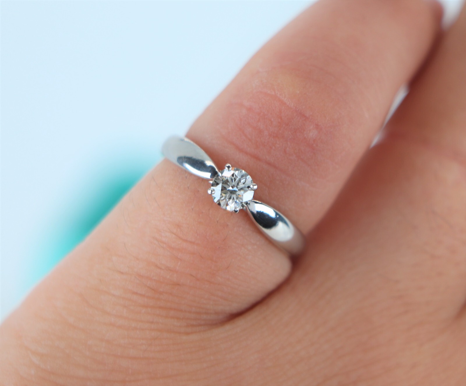 $2,900 Tiffany Co I VS2 Platinum Harmony Round Diamond