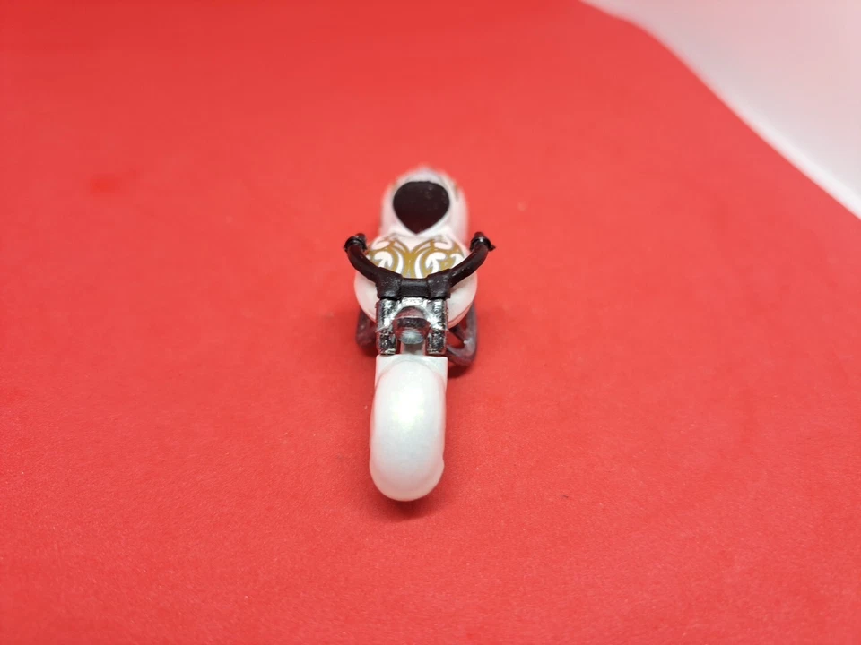Hot Wheels 2005 Rebel Rides 3/5 W-OOZIE #078 White Motorcycle 2005 078  - Image 2 of 4
