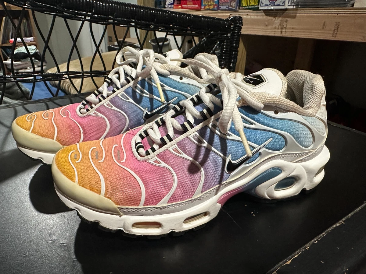 Pink and shop blue tns