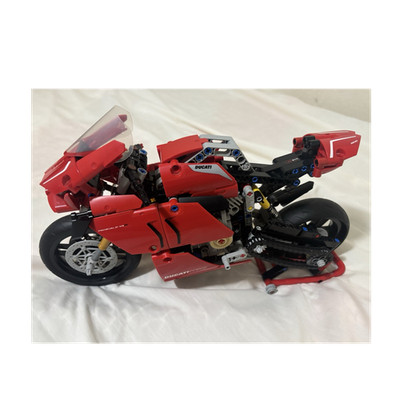 LEGO Technic Ducati Panigale V4 R 42107 Complete Set
