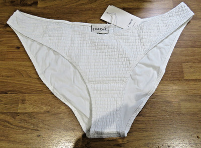 EVARAE Lela Bikinihose hohes Bein/niedriger Bund weiß UK 16   Etikett/kostenloser Versand