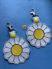 LOT 2 Embr fobs tags White DAISY flower  Swivel clip gift Free ship