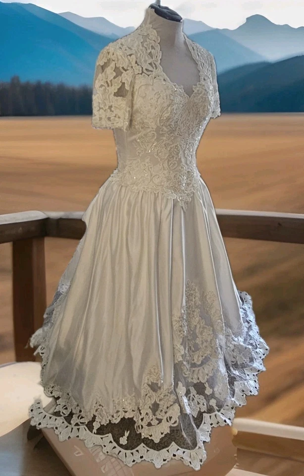 Lady Eleanor Wedding dress size 10 52" Long Train Free Shipping - Image 4 of 4