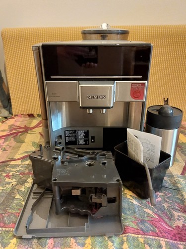 Kaffeevollautomat Siemens EQ6 in silber