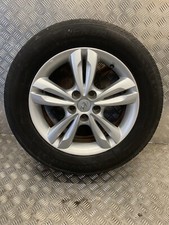 HYUNDAI IX35 17" INCH ALLOY WHEEL (TYRE DAMAGED)225/60/R17 6.5J ET48 52910-2S200
