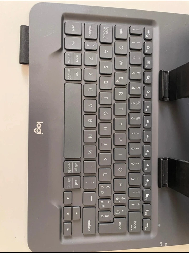 Logitech Slim Folio Custodia con Tastiera per Apple iPad 10a Gen. - Oxford Grey - Immagine 2 di 4