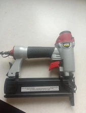 Air Nailer stapler  1/4" Crown  Staples Up To 1-5/8"  Or 18" Brad Nails 2"Long