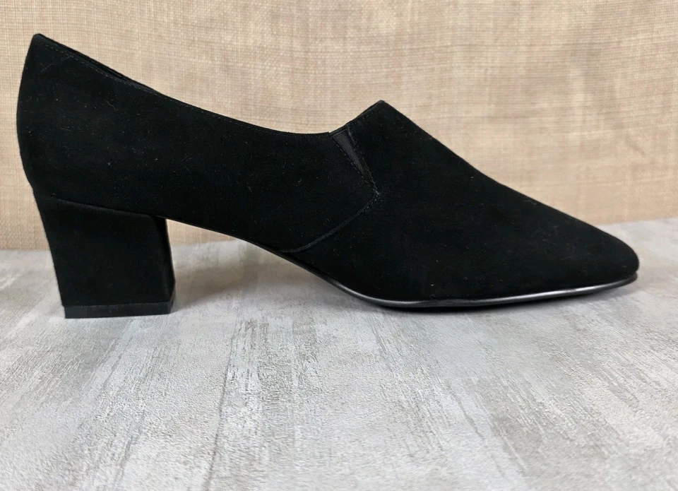 Sapato Feminino Karen Scott Riley Soft Step Preto Camurça Salto Cunha Bloco Tamanho 10M  - Imagem 4 de 4