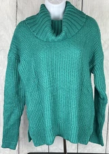 NWT JCP Womens Medium Long Sleeve Sweater Green Shimmer Threads Cowl Neck