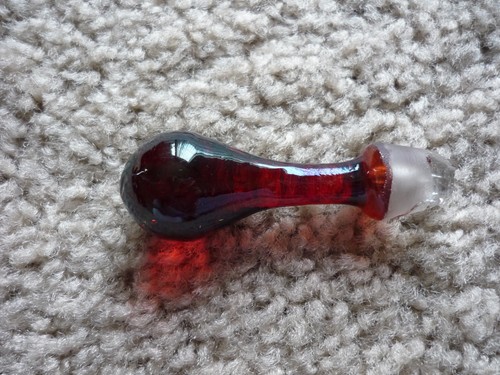 DECANTADOR ROJO DE VIDRIO SOPLADO DE COLECCIÓN CON TAPÓN - Imagen 3 de 5