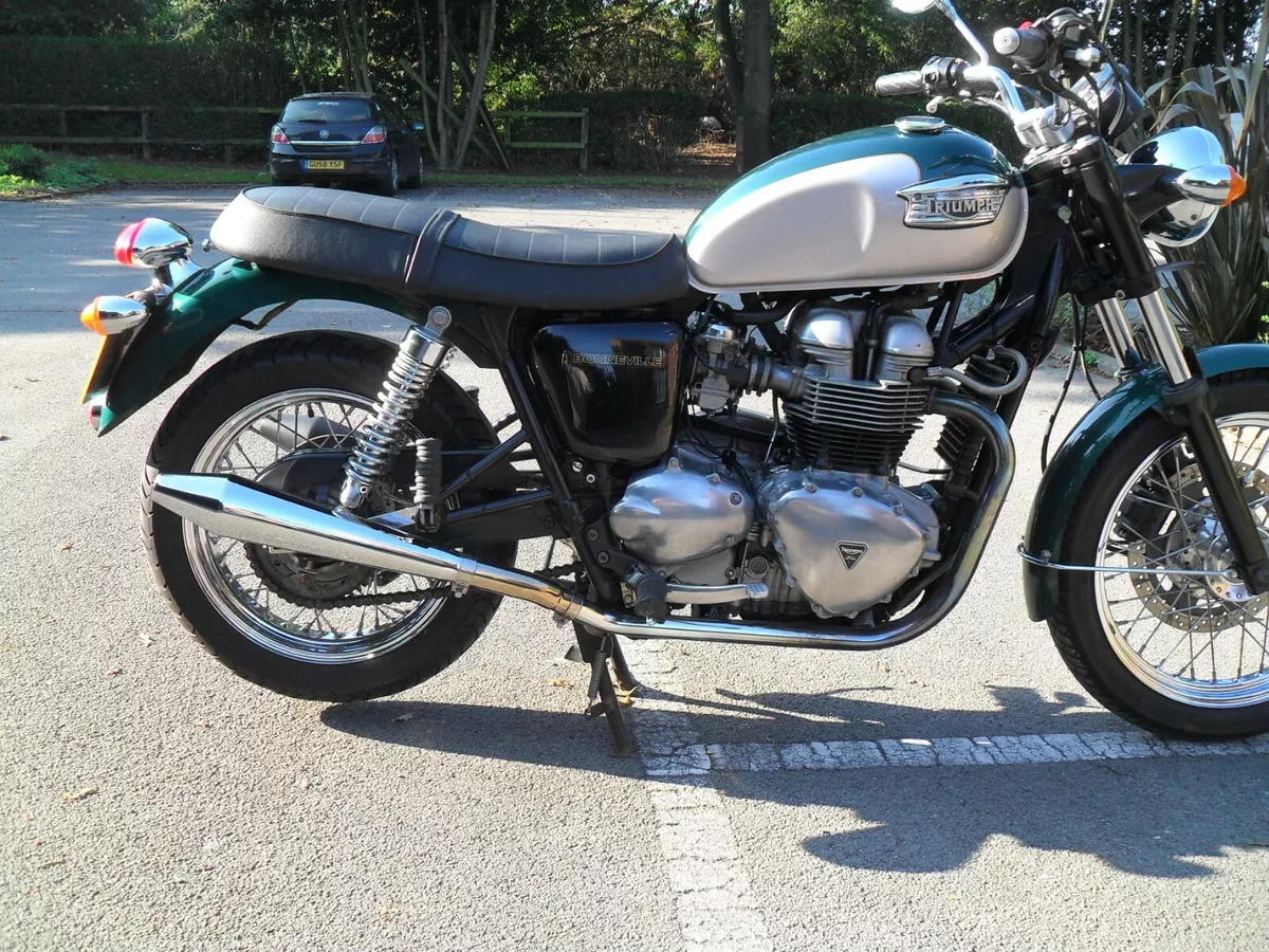 Triumph bonneville 2000 online