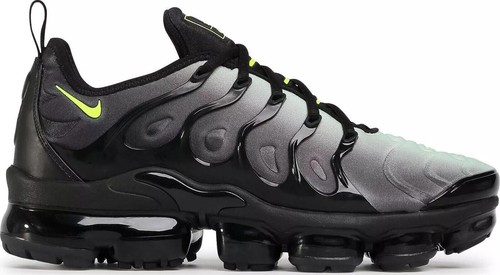 Men's 7 US Nike Air VaporMax Plus Neon CW7478-001 Running Shoes