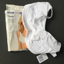 queentex Bra White unpadded underwired Size 100 E