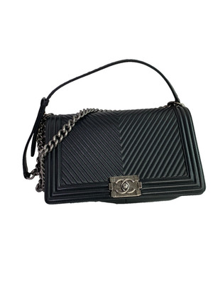 Authentic Chanel Boy Bag V-Stitch Black Calfskin Silver Tone Hardware/KH06130202