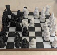 Set Scacchi Fantasia Modulare, Piastrelle Olografiche 2 Lati, Statuine Marmo e Glitter