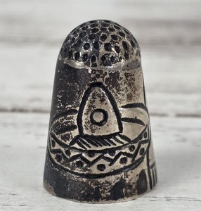 Taxco Victoria Ana Nunez Brilanti 925 Silver Thimble w/ Sombrero & Diamond 