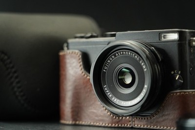 Fujifilm Fuji X70 X 70 schwarz 16.3MP Digitalkamera #11988