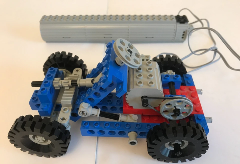 LEGO Technic 8050 Universal Building Set, photo 3 of 5
