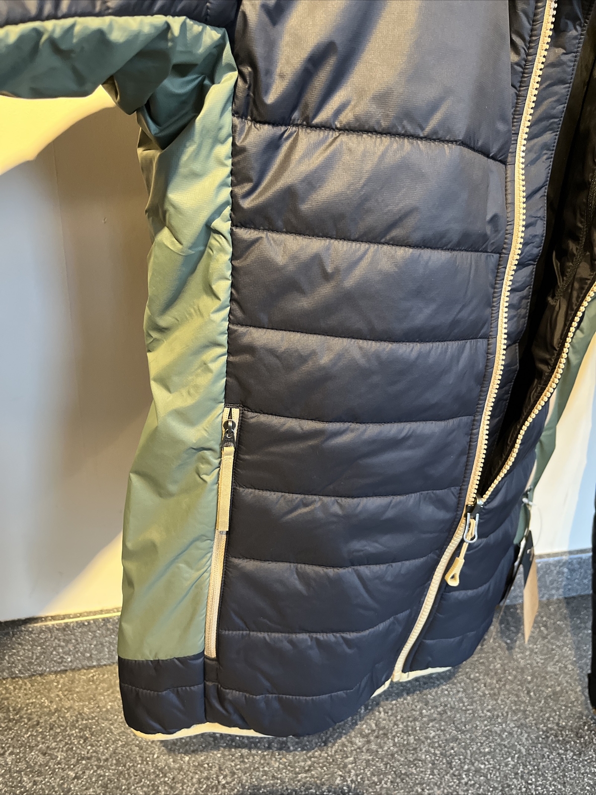 NEW The North Face Mens Mikeno Insulated Jacket Black Small. eBay