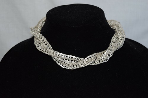 BEAUTIFUL Silver detailed link necklace from Guatemala (#088) - Picture 5 of 10