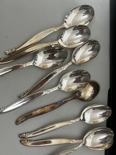56 Piece Leilani 1847 Rogers Bros Silverware Set Wood Case - Picture 19 of 19